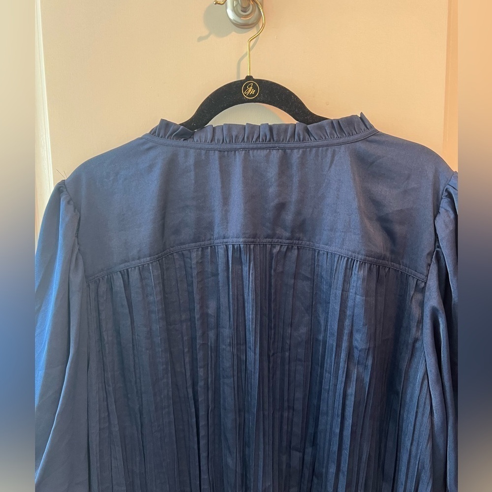 Vince Camuto Pleated Puff Sleeve Rumple Blue Blouse - Picture 9 of 16